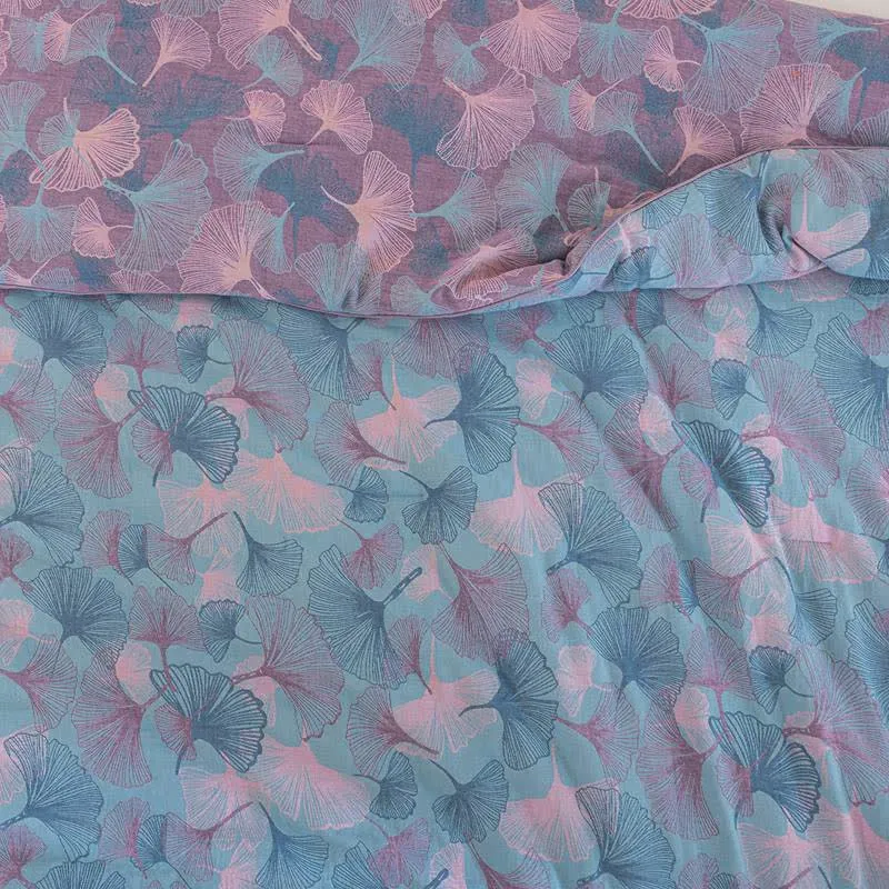 Wendbare Tagesdecke aus Baumwollgaze mit Ginkgoblatt-Motiv