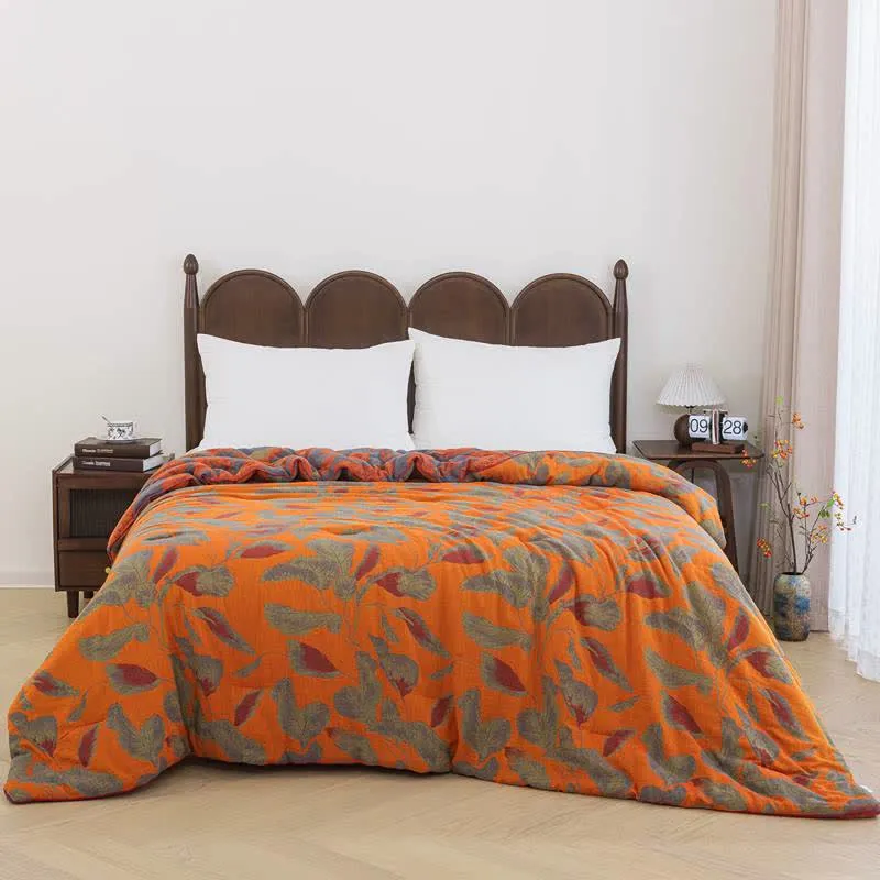 Baumwollgaze-Steppdecke mit orangefarbenem Herbstblattmuster