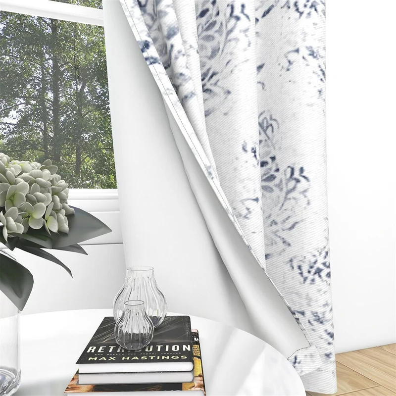 Eleganter Vorhang mit abstraktem Muster