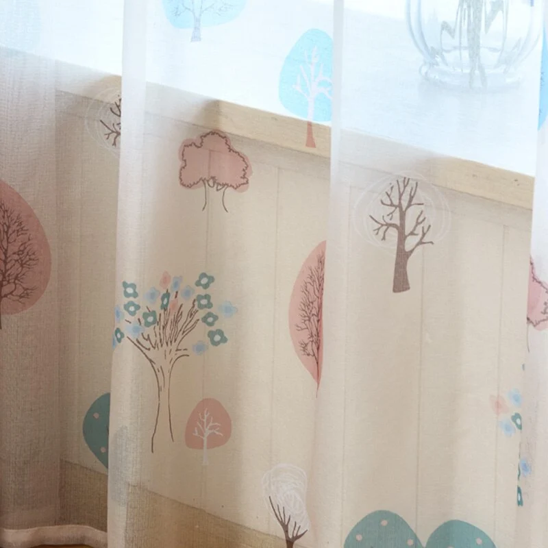 Gardine für Kinderzimmer mit Baum-Motiv