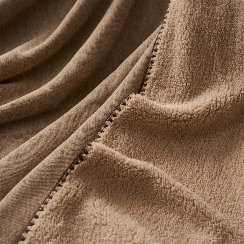 Minimalistische, doppelseitige Sherpa-Fleece-Überwurfdecke