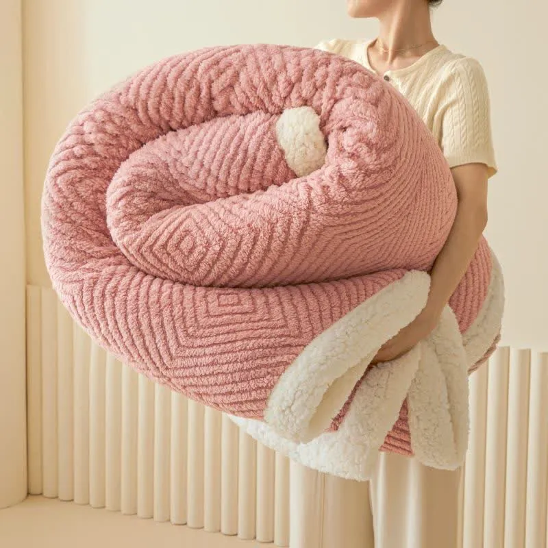 Geometrische Rautenmuster-Korallenfleece-Überwurfdecke