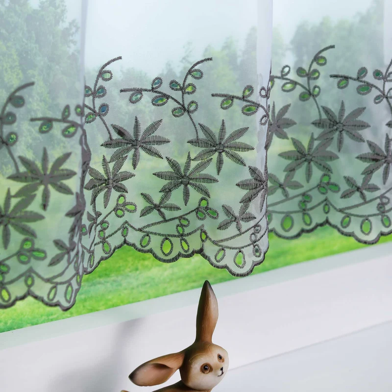 Scheibengardine mit Ahornblatt-Design
