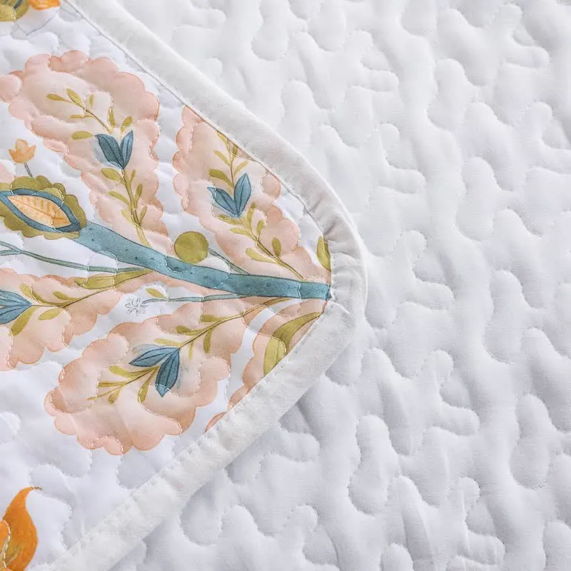 Landhaus-Steppdecken-Set aus Baumwolle mit mehrfarbigem Blumenmuster