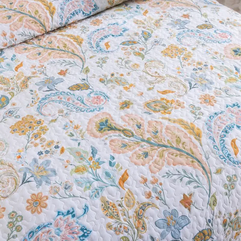 Landhaus-Steppdecken-Set aus Baumwolle mit mehrfarbigem Blumenmuster