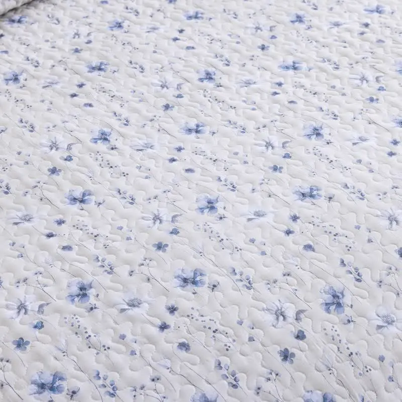 Baumwoll-Steppdecken-Set mit blauem Aquarellblumenmuster