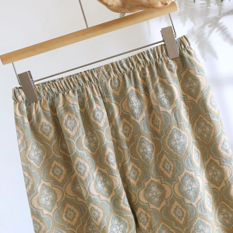 Minimalistisches Loungewear-Set aus Baumwolle mit Paspelierung