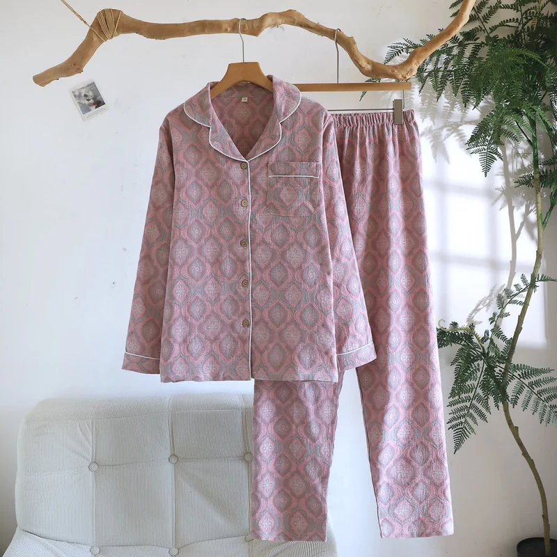 Minimalistisches Loungewear-Set aus Baumwolle mit Paspelierung
