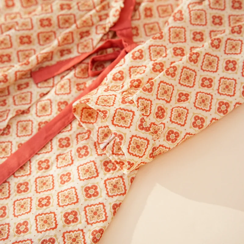Loungewear-Set aus Baumwolle mit geometrischem Rüschenbesatz