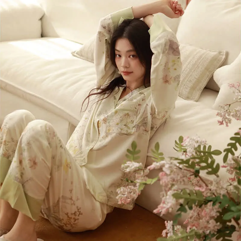 Loungewear-Set mit langen Ärmeln und ländlichem Blumenmuster