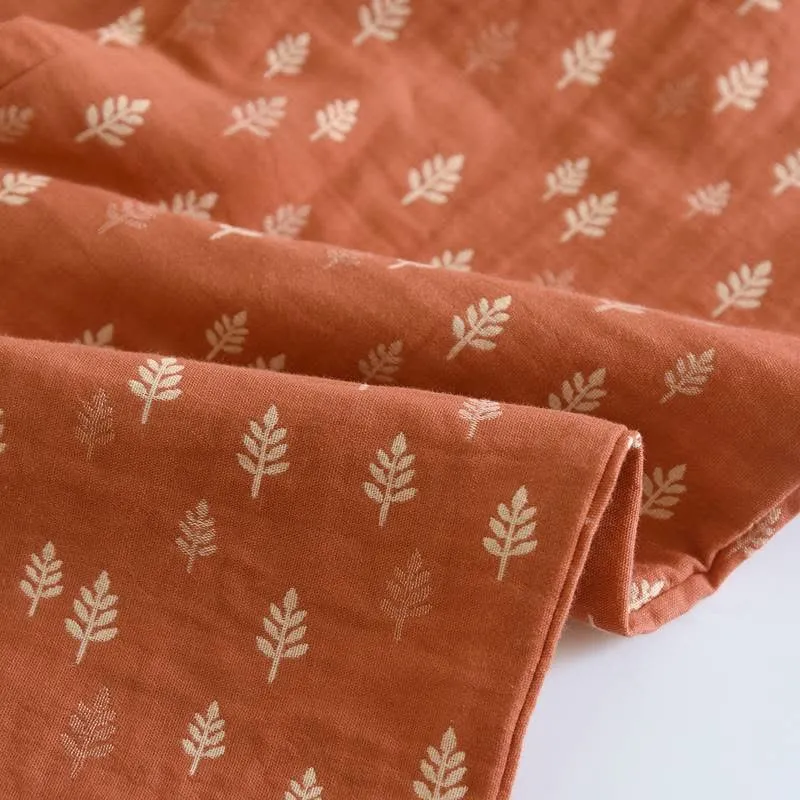 Entspanntes Loungewear-Set aus Baumwolle mit Ahornblattmuster und Paspelierung