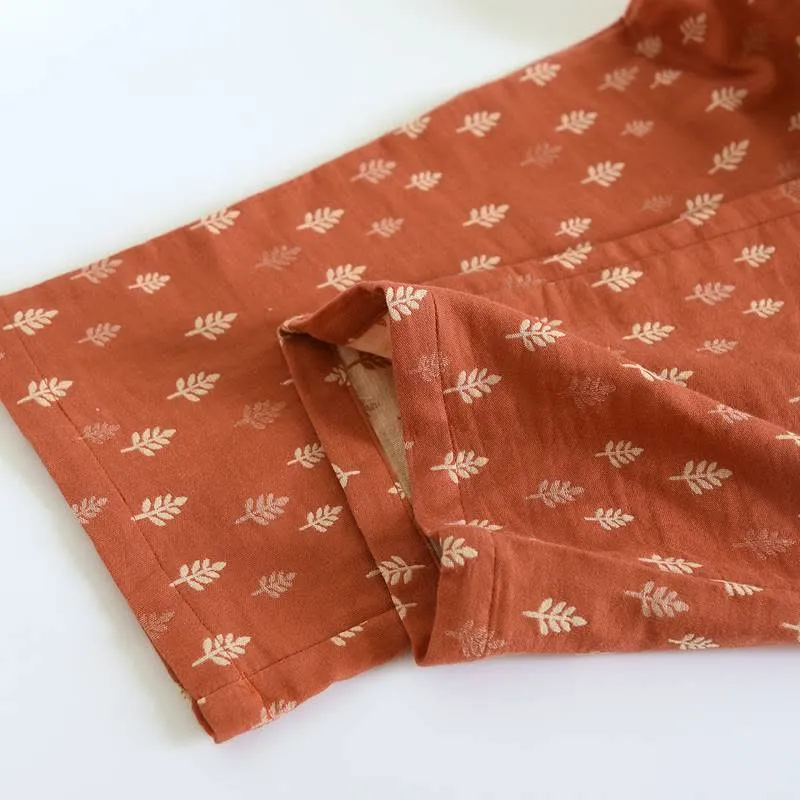 Entspanntes Loungewear-Set aus Baumwolle mit Ahornblattmuster und Paspelierung