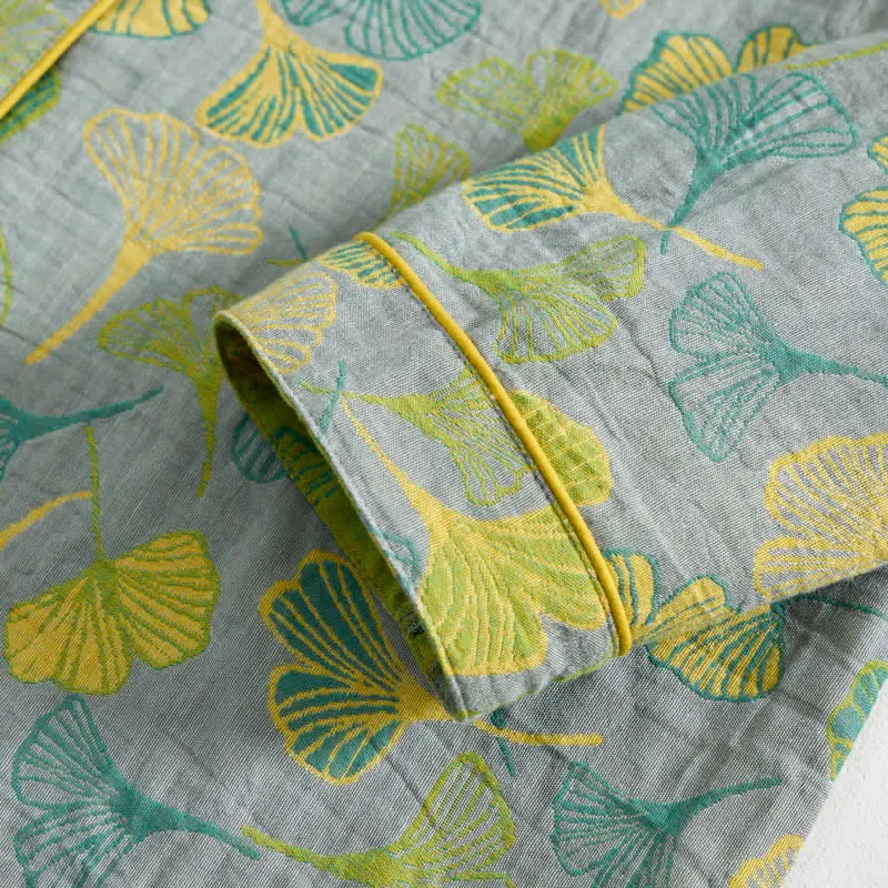 Naturinspiriertes Loungewear-Set aus Baumwolle mit Ginkgoblattmuster