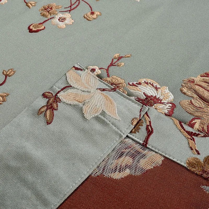 Satin Verdunkelungsvorhang mit Vintage-Blumen