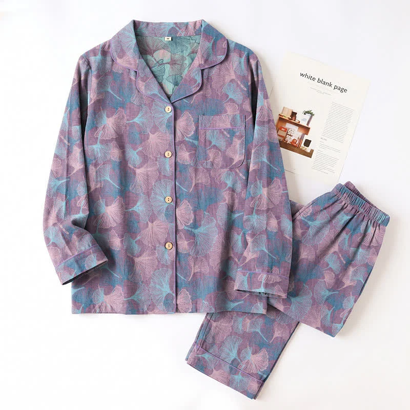 Loungewear-Set aus Baumwolle mit Ginkgoblatt-Motiv und gekerbtem Kragen