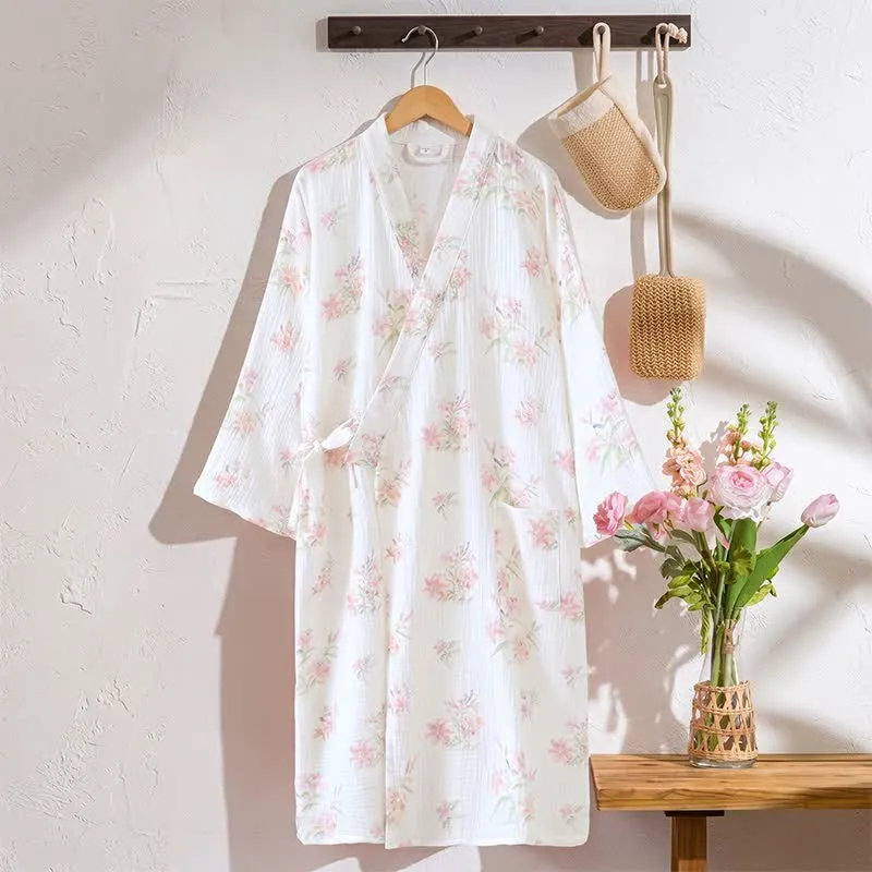 Kimono-Bademantel aus reiner Baumwolle mit rosa Blumenmuster