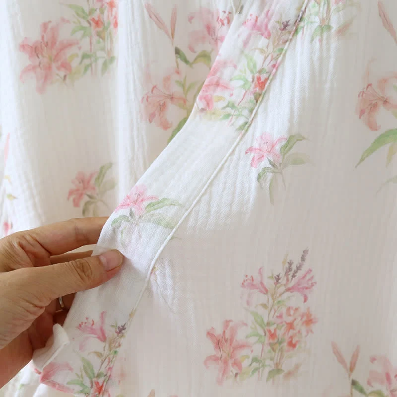 Kimono-Bademantel aus reiner Baumwolle mit rosa Blumenmuster