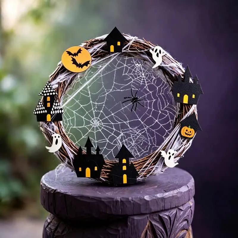 Halloween-Zweigkranz mit Spinnennetz-Ornamenten