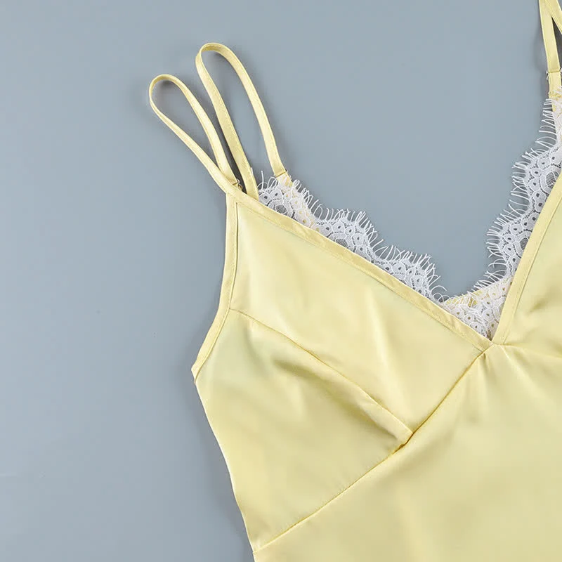Elegantes Lounge-Set mit Camisole-Besatz und Spitzenbesatz