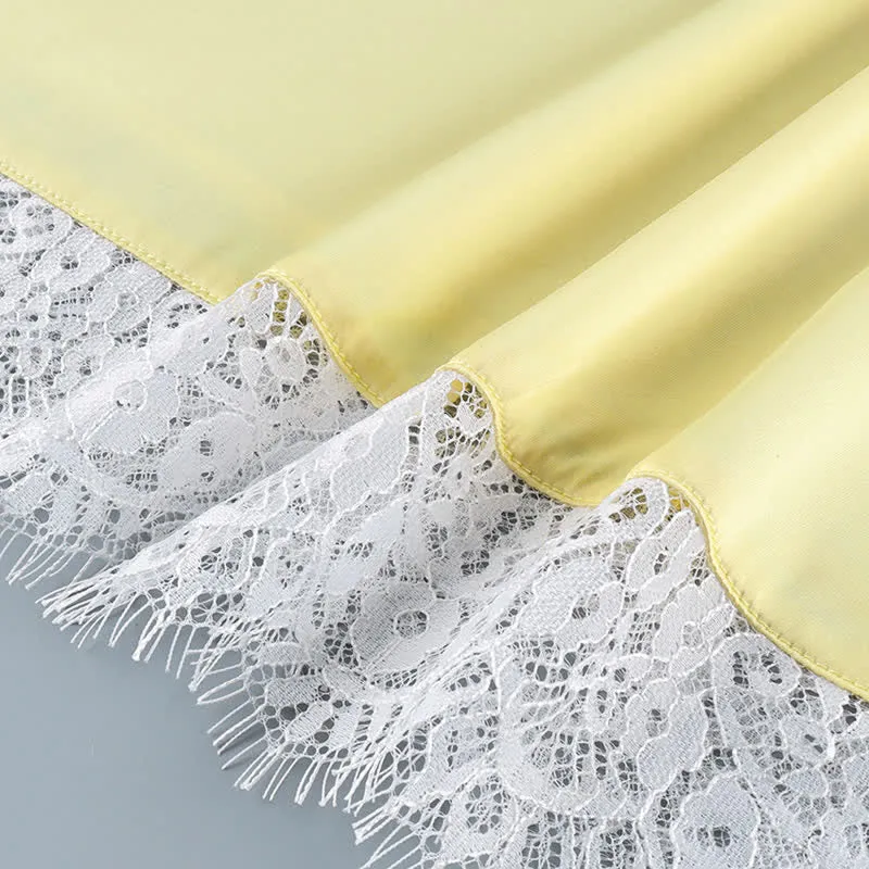 Elegantes Lounge-Set mit Camisole-Besatz und Spitzenbesatz