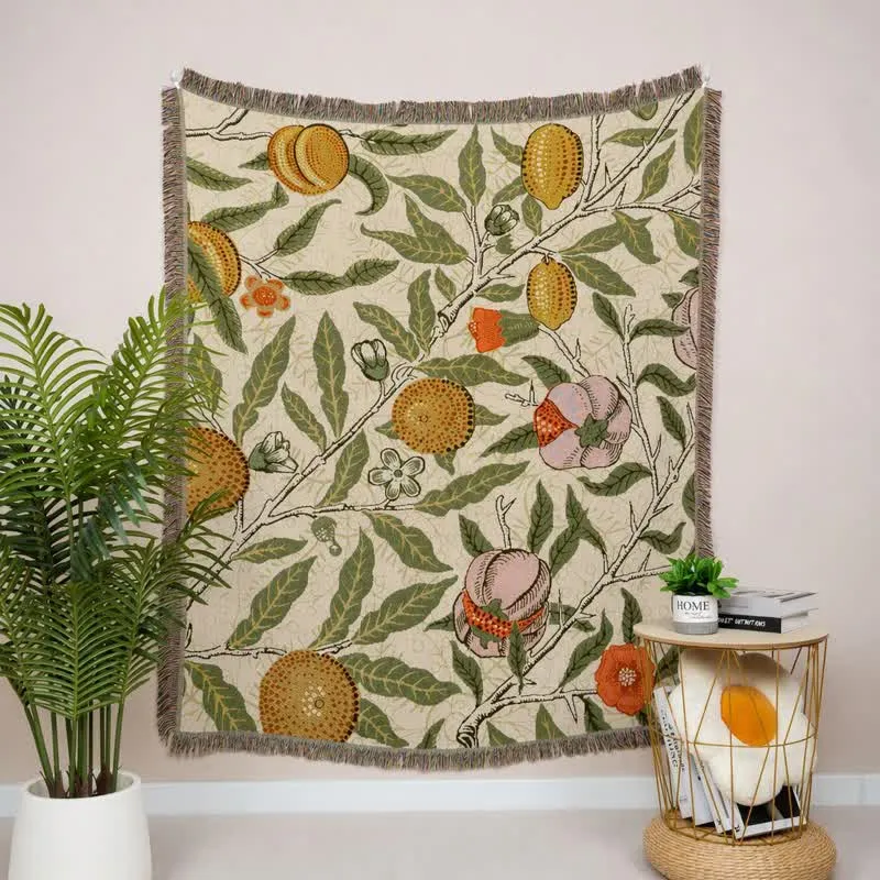 Vintage-Überwurfdecke mit Granatapfelmuster und botanischen Motiven
