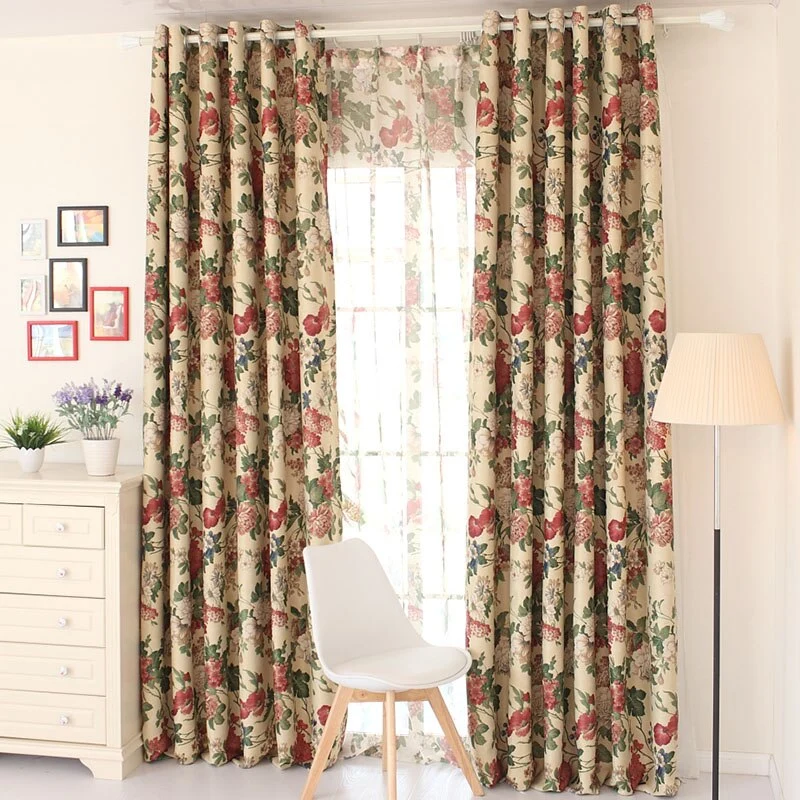 Verdunkelungsvorhang im Landhausstil mit Blumen