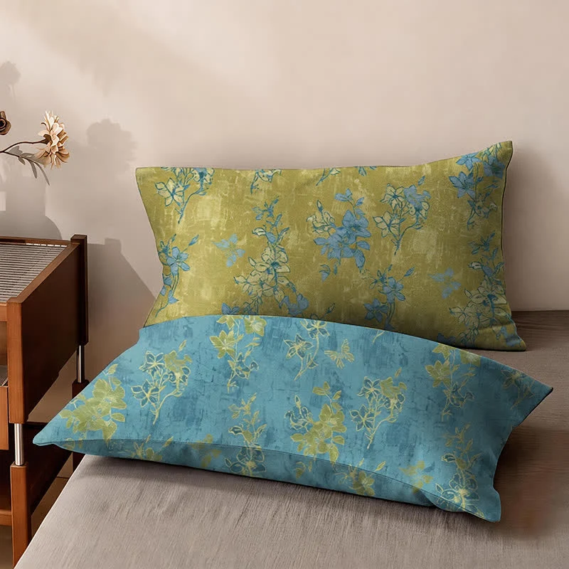 Wendbare Tagesdecke aus Baumwolle mit Vintage-Blumenmuster