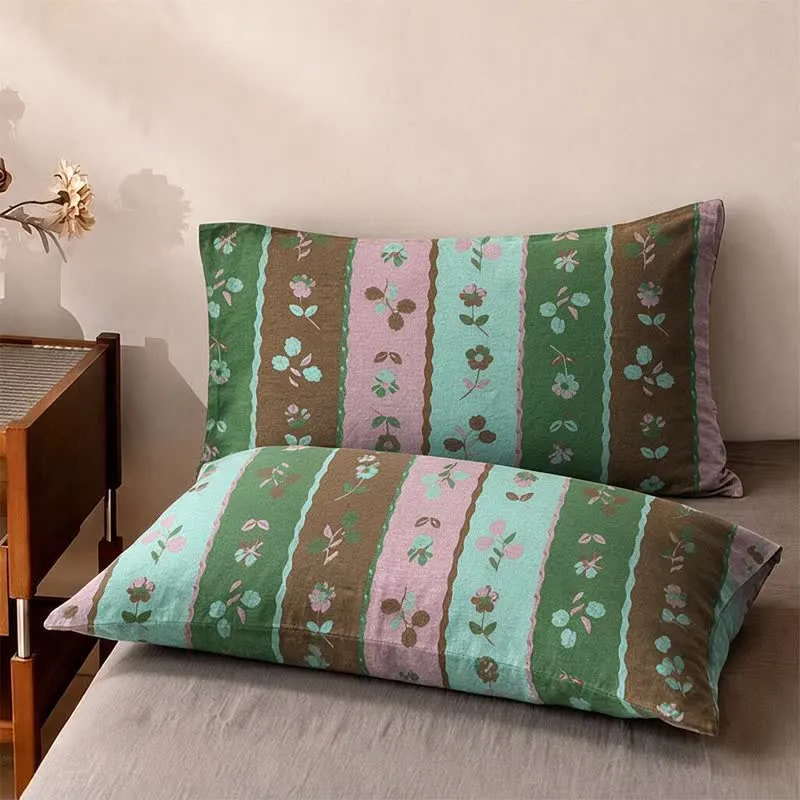 Mehrfarbige, gestreifte Baumwoll-Tagesdecke mit Blumenmuster