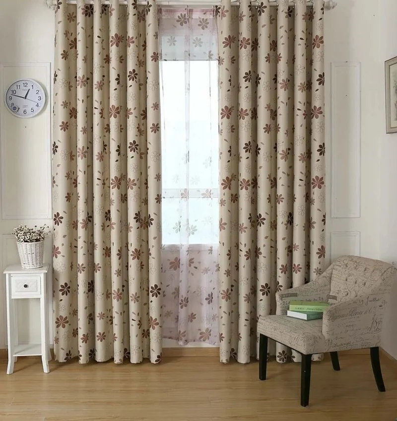 Moderner Verdunkelungsvorhang mit Blumen-Design