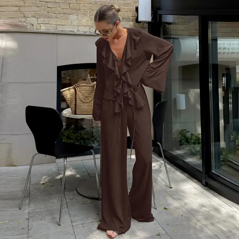 Romantisches Loungewear-Set mit Rüschen und Bindeband vorne