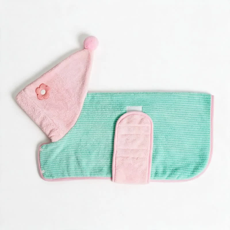 Hundebademantel mit mintgrünem und rosa Kontrastblumenmuster