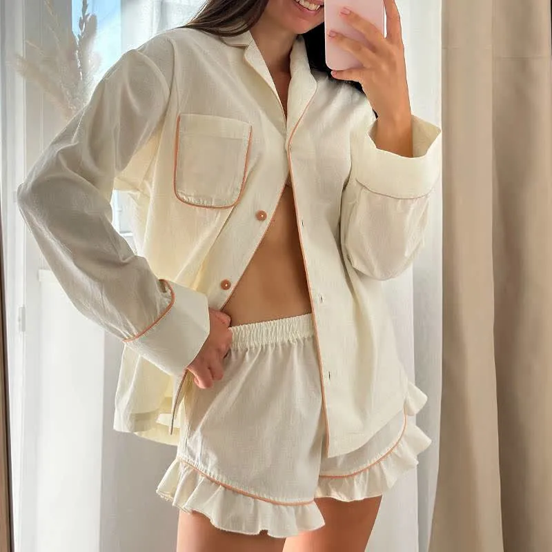 Schickes Loungewear-Set aus Baumwolle mit Rüschensaum
