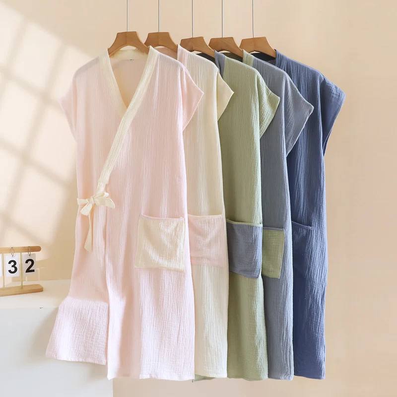 Minimalistischer Kimono-Wickelmantel aus Baumwolle