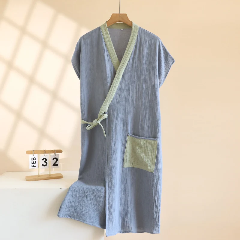 Minimalistischer Kimono-Wickelmantel aus Baumwolle
