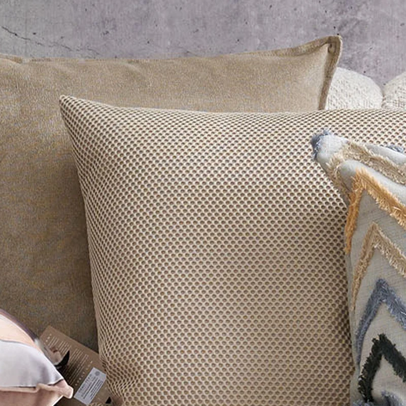 APELT Miles Kissen neues Material im Mesch-Style