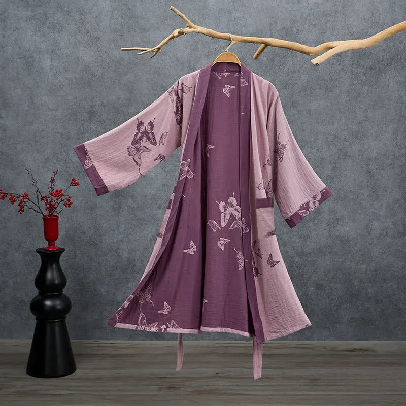 Kimono-Bademantel aus doppellagigem Baumwoll-Doppelgaze mit Schmetterlingsmotiv
