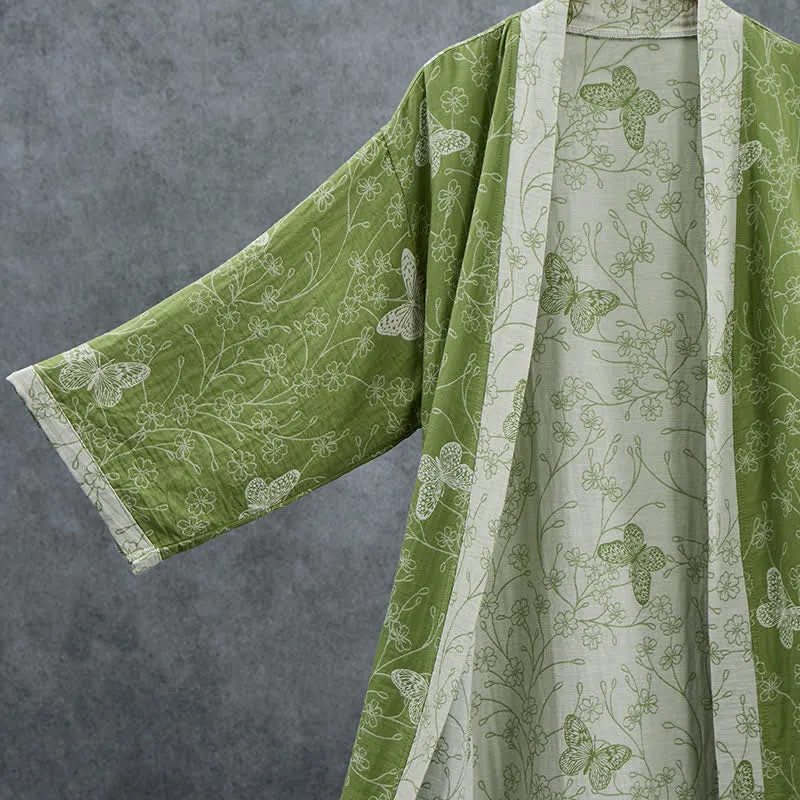 Kimono-Bademantel mit botanischem Schmetterlingsmotiv in Olivgrün