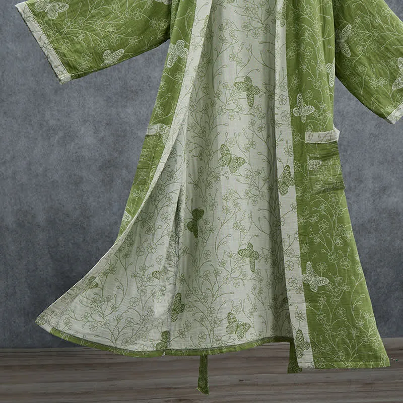 Kimono-Bademantel mit botanischem Schmetterlingsmotiv in Olivgrün