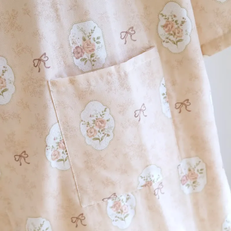 Kimono-Bademantel aus Baumwolle mit gerahmter Rose und Schleife