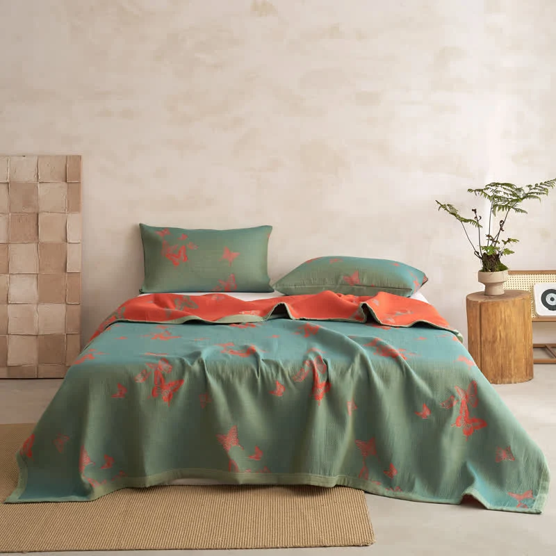 Elegante Baumwoll-Steppdecke mit Schmetterlingsmuster