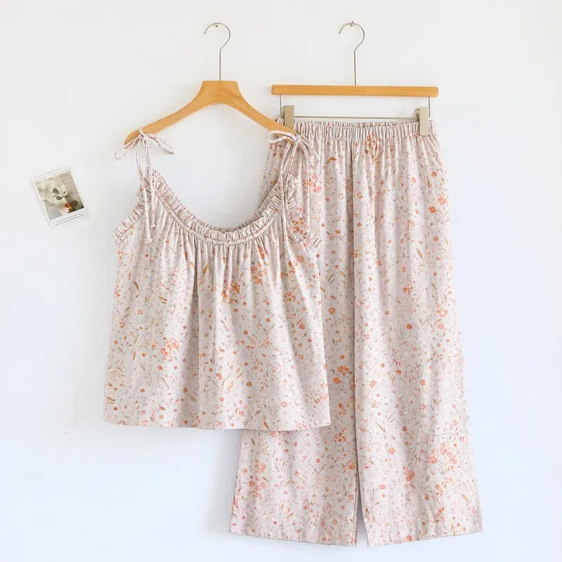 Loungewear-Set mit zartem Blumenmuster und Trägern