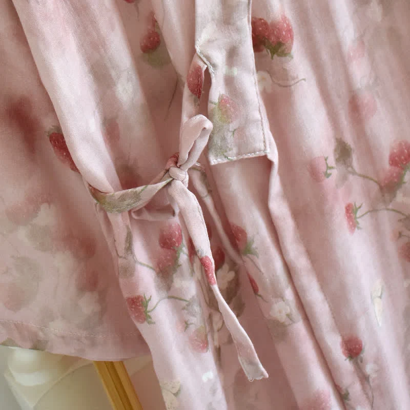 Kimono-Bademantel aus Baumwolle mit rosa Beeren- und Blumenmuster