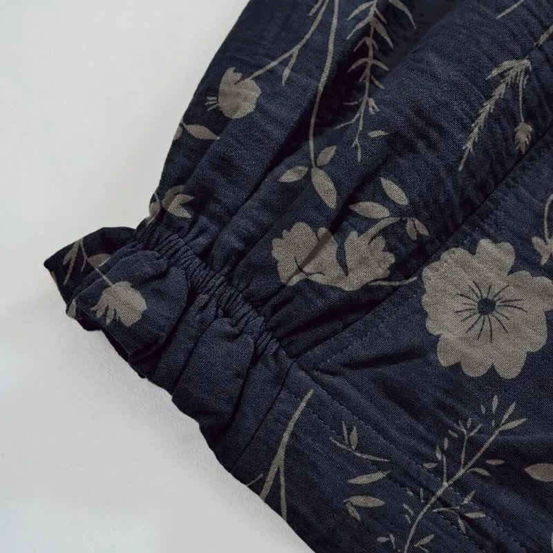 Marineblaue Loungehose aus Baumwollgewebe mit Wildblumenmuster