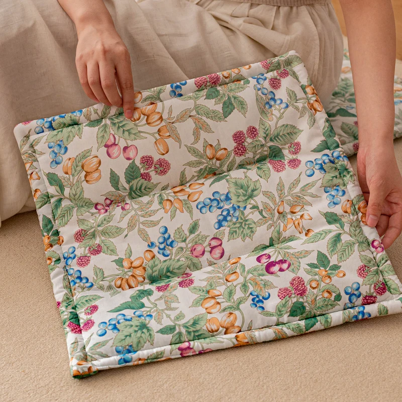 Vintage Stuhlkissen mit Obst- und Blumenmuster