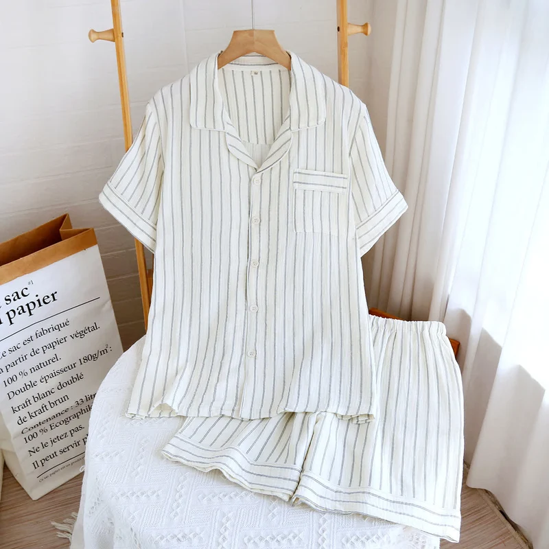 Lässiges Sommer-Loungewear-Set mit Streifen und Camp-Kragen