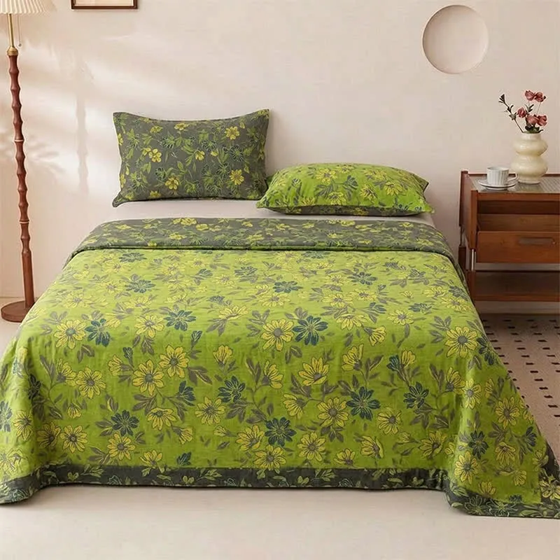 Vintage grüne Baumwoll-Tagesdecke mit Blumenmuster
