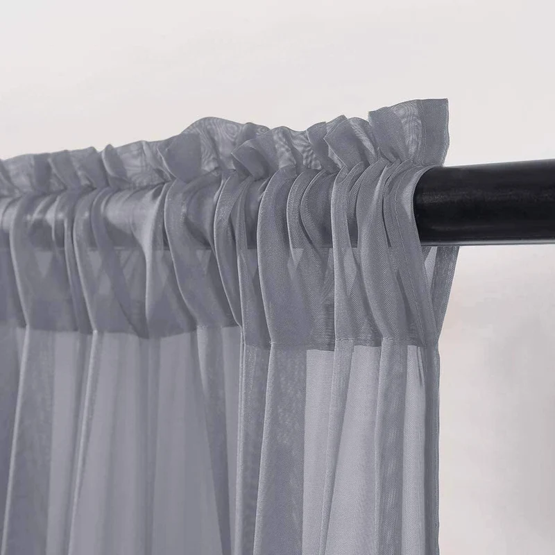 Weiße transparente Bistrogardine für die Küche