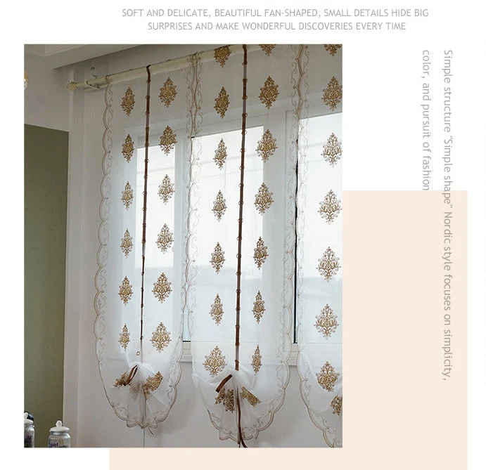 Elegante Raffgardine mit barocker Stickerei