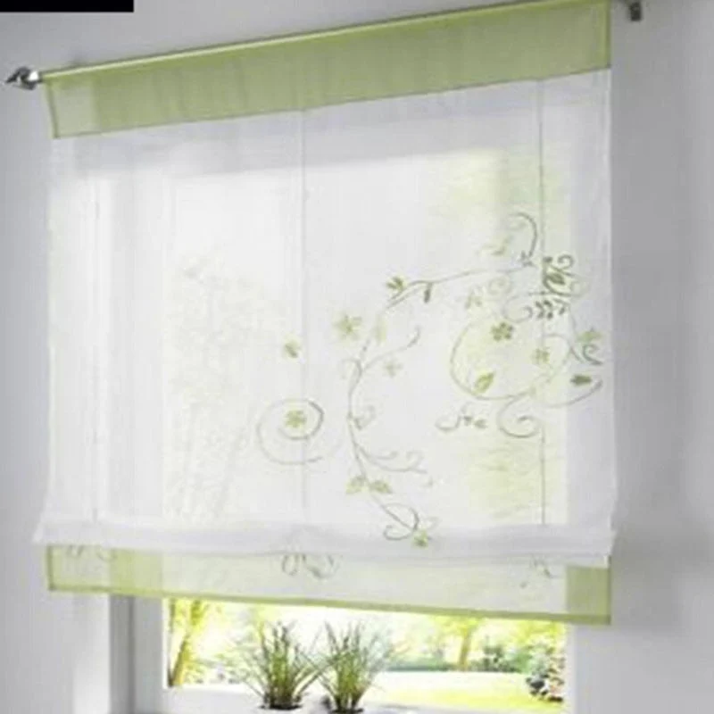 Transparente Raffgardine mit floraler Stickerei