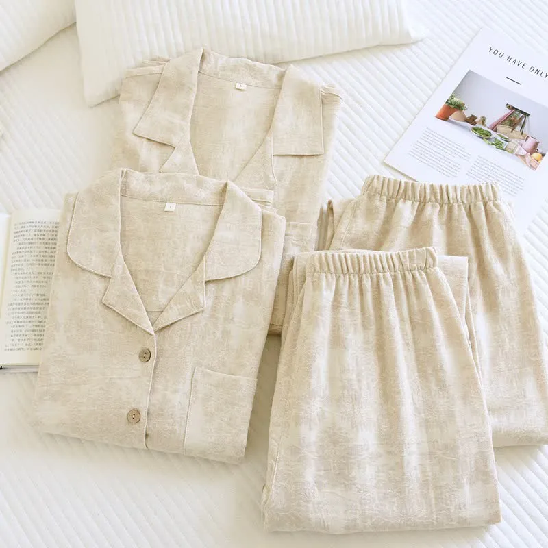 Minimalistisches Loungewear-Set für Paare mit Knopfleiste
